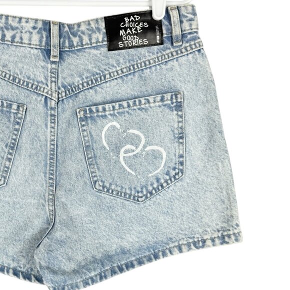 FB Sister Women's Text Print Blue Denim Shorts Size XL Zip Closure 5-Pockets NWT - Picture 4 of 10